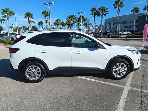 2026 Ford Escape SE