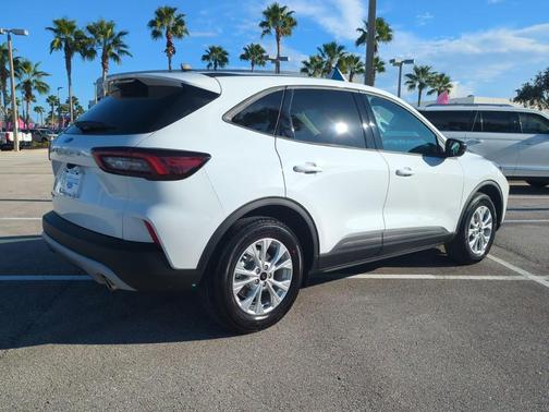 2026 Ford Escape SE
