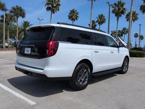 Oxford White 2025 Ford Expedition Max Active