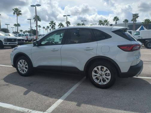 2026 Ford Escape SE