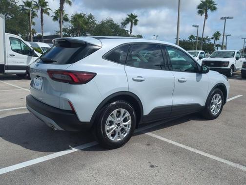 2026 Ford Escape SE