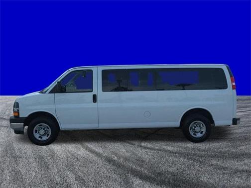 2022 Chevrolet Express 3500 LS