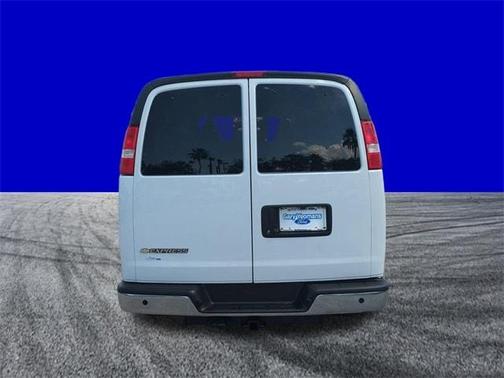 2022 Chevrolet Express 3500 LS