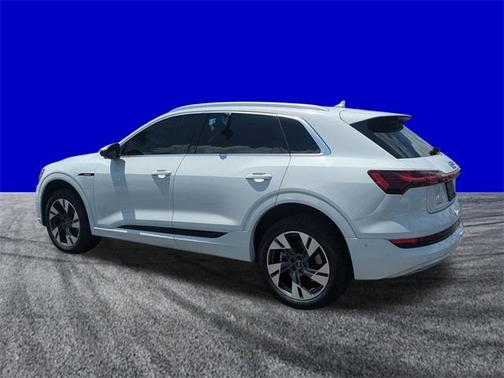 2022 Audi e-tron Premium