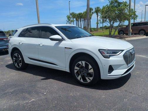 2022 Audi e-tron Premium