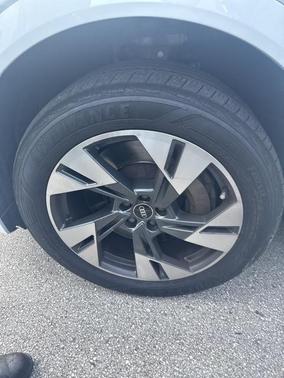 2022 Audi e-tron Premium