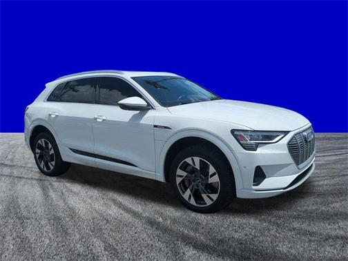2022 Audi e-tron Premium