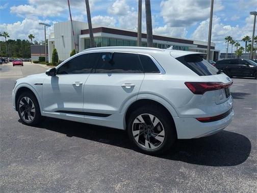 2022 Audi e-tron Premium