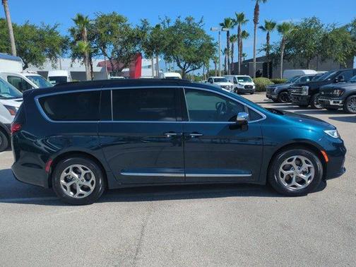 2023 Chrysler Pacifica Limited