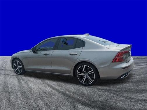 2020 Volvo S60 T5 R-Design