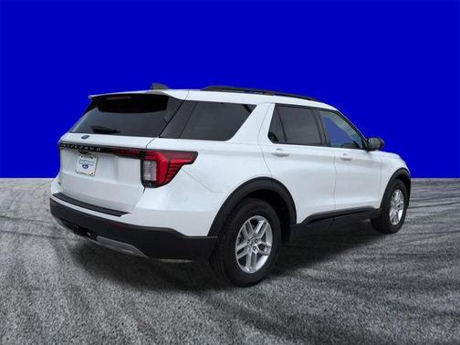 White Metallic 2026 Ford Explorer Active