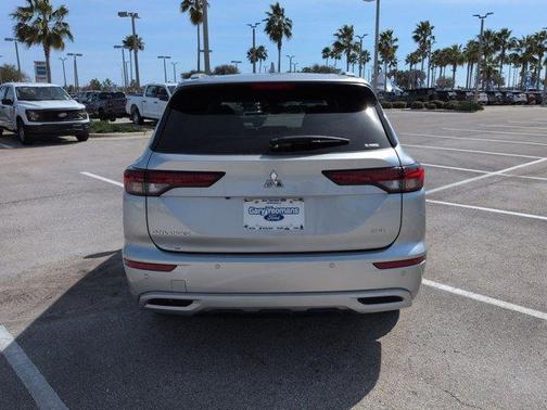 2022 Mitsubishi Outlander SEL