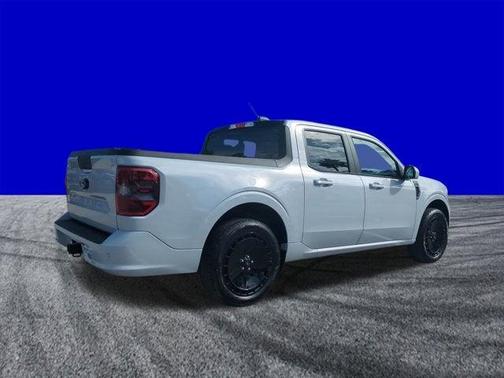 White Metallic 2026 Ford Maverick Lobo Standard