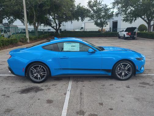 2025 Ford Mustang EcoBoost