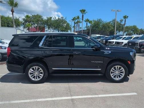 2022 GMC Yukon SLT