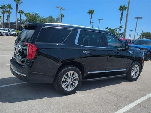 2022 GMC Yukon SLT