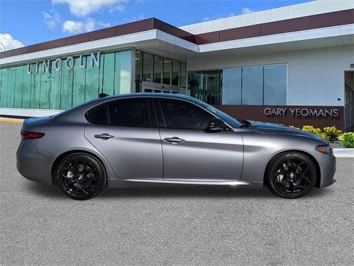 2021 Alfa Romeo Giulia Base