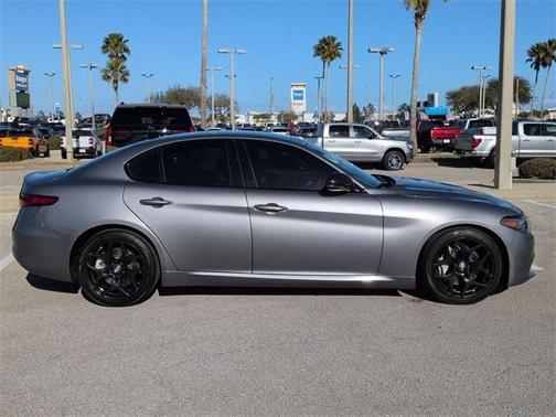 2021 Alfa Romeo Giulia Base