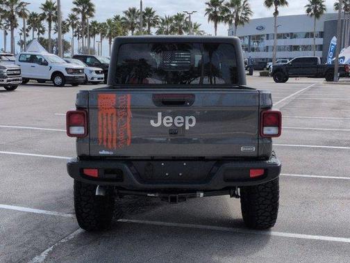 2022 Jeep Gladiator Overland