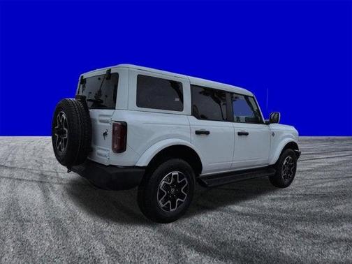 Oxford White 2026 Ford Bronco Outer Banks