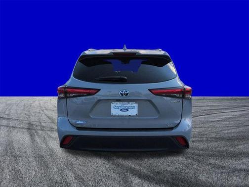 2022 Toyota Highlander Hybrid Bronze Edition