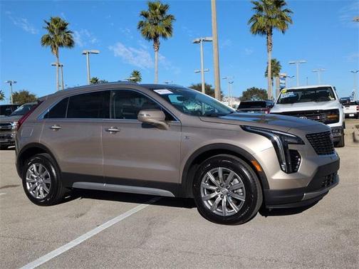 2022 Cadillac XT4 Premium Luxury