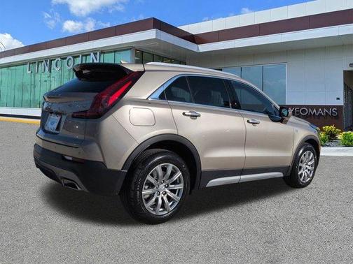 2022 Cadillac XT4 Premium Luxury