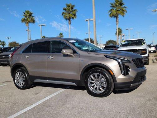 2022 Cadillac XT4 Premium Luxury