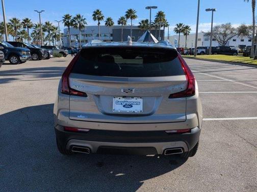 2022 Cadillac XT4 Premium Luxury