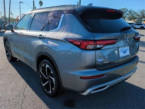 2023 Mitsubishi Outlander SEL