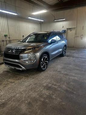 2023 Mitsubishi Outlander SEL