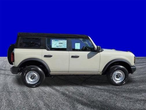 Desert Sand 2026 Ford Bronco Base
