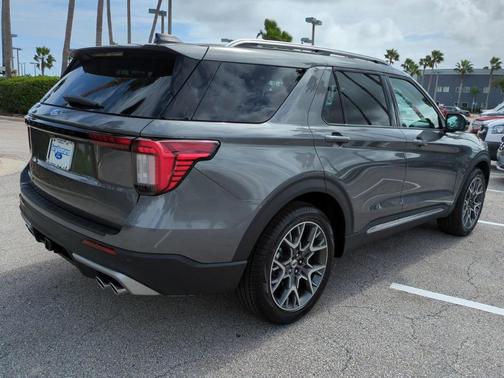 2025 Ford Explorer Platinum