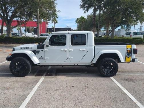 2023 Jeep Gladiator Overland