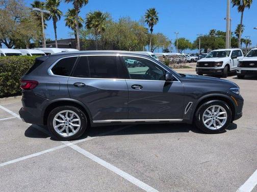 Gray Metallic 2020 BMW X5 sDrive40i