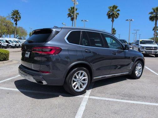 Gray Metallic 2020 BMW X5 sDrive40i