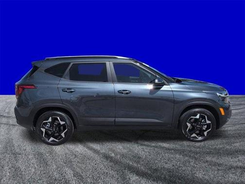Gray 2025 Kia Seltos S