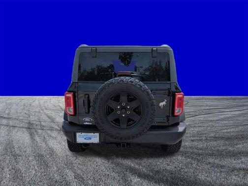 Shadow Black 2024 Ford Bronco Black Diamond