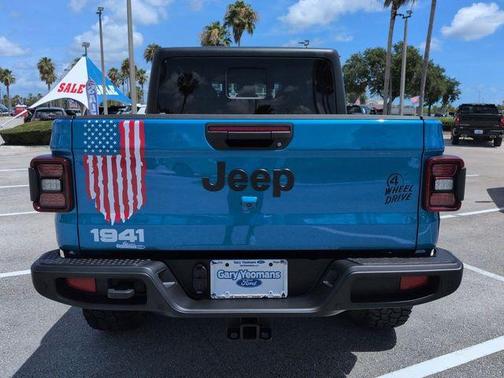 Hydro Blue Pearlcoat 2024 Jeep Gladiator Sport