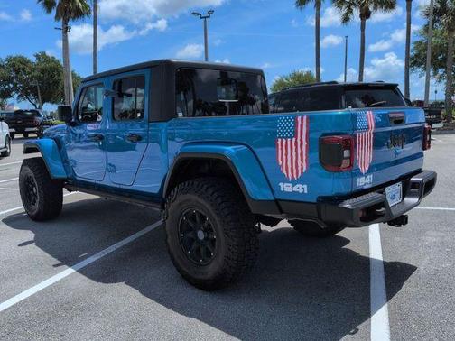 Hydro Blue Pearlcoat 2024 Jeep Gladiator Sport