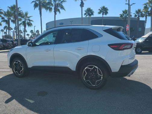 2026 Ford Escape Platinum