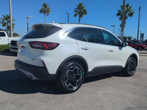 2026 Ford Escape Platinum