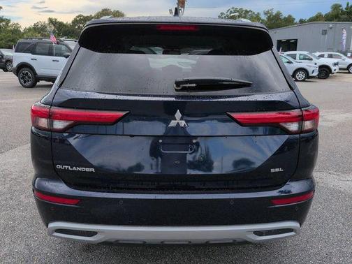 Cosmic Blue Metallic 2022 Mitsubishi Outlander SEL