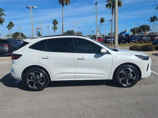 2023 Ford Escape ST-Line Elite