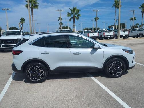 2025 Ford Escape Platinum
