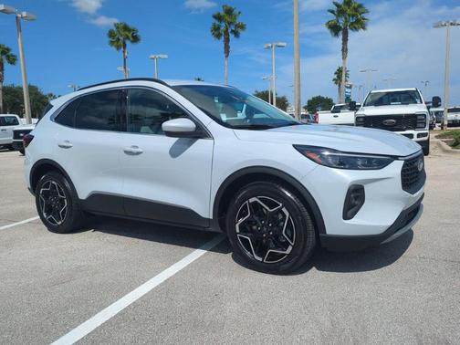 2025 Ford Escape Platinum