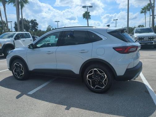 2025 Ford Escape Platinum