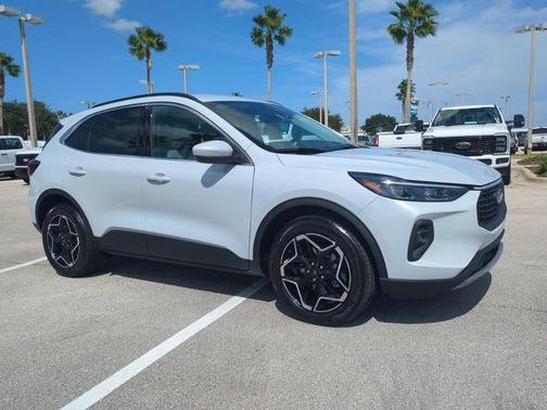 2025 Ford Escape Platinum