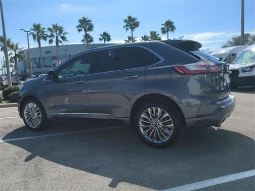 2022 Ford Edge Titanium