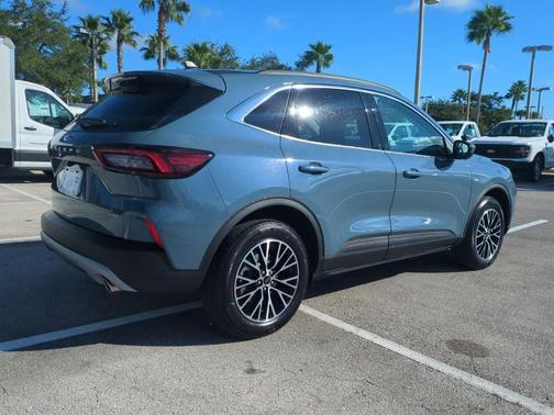 2026 Ford Escape SE